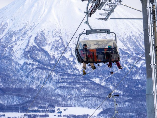 冬のスノボ旅行を楽しむバスツアーの魅力